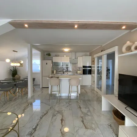 Bartol Apartman *