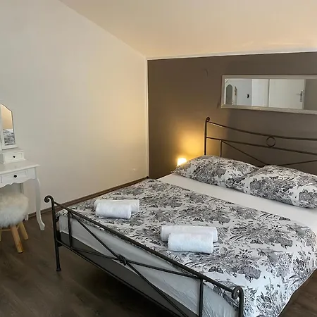 Bartol Apartman *