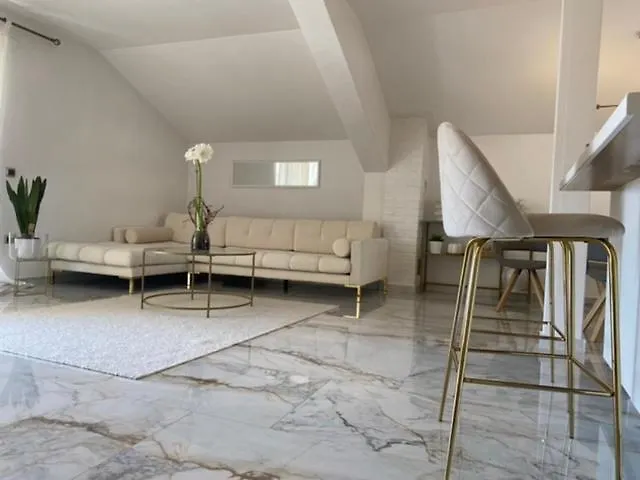 Bartol * Betina (Sibenik-Knin)